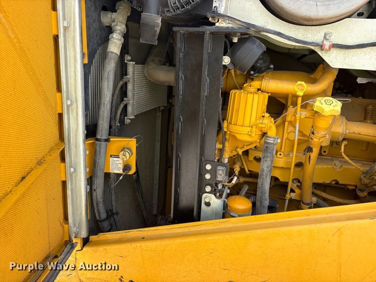image for item YA3760 2019 John Deere 1050K dozer
