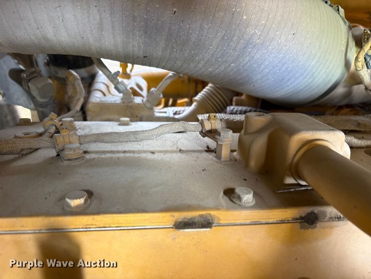 image for item YA3760 2019 John Deere 1050K dozer
