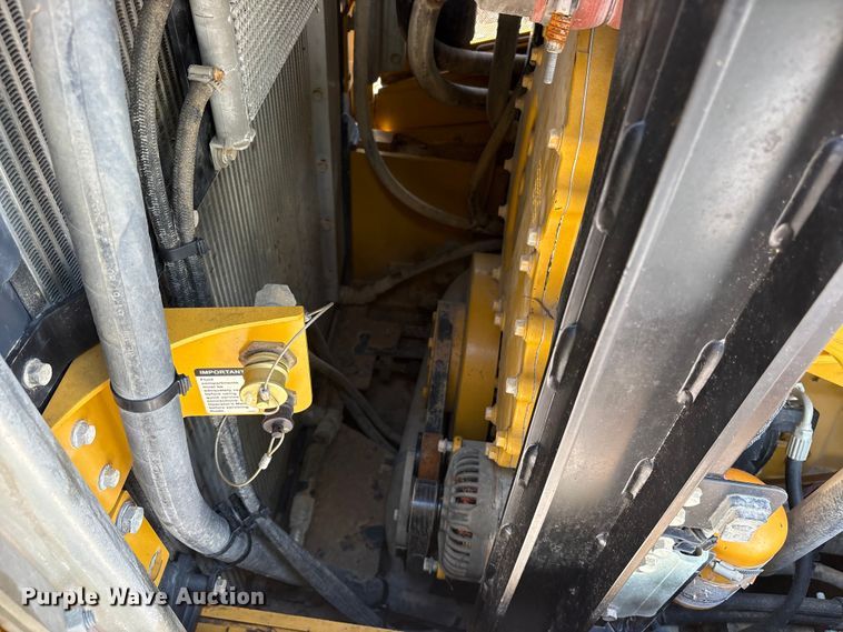 image for item YA3760 2019 John Deere 1050K dozer