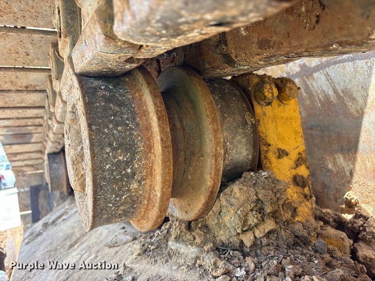 image for item YA3760 2019 John Deere 1050K dozer