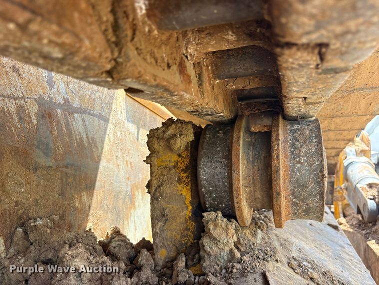 image for item YA3760 2019 John Deere 1050K dozer