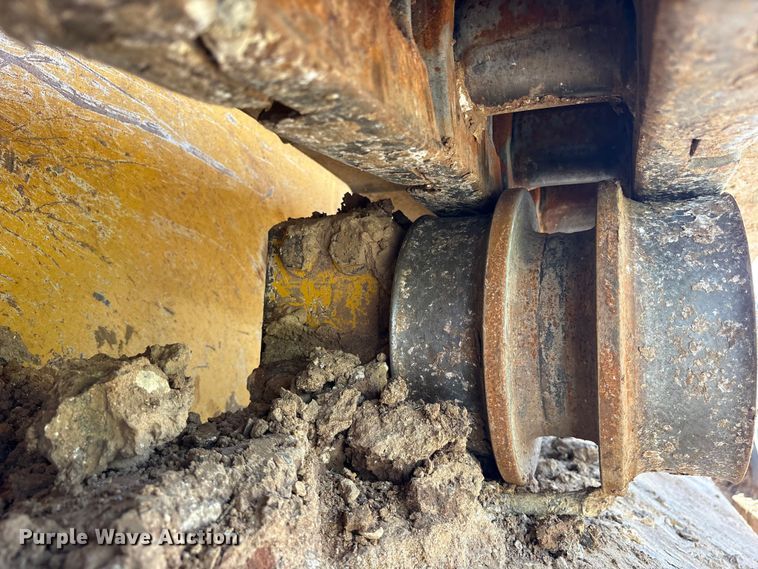 image for item YA3760 2019 John Deere 1050K dozer