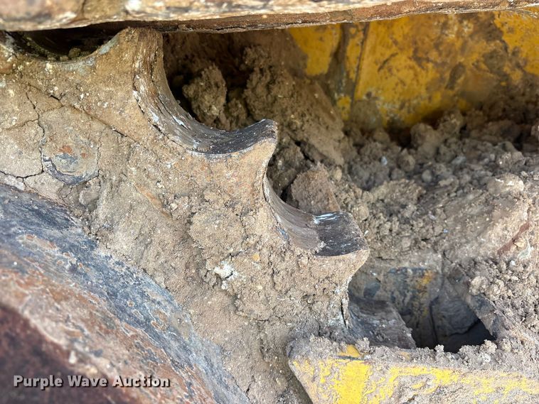 image for item YA3760 2019 John Deere 1050K dozer