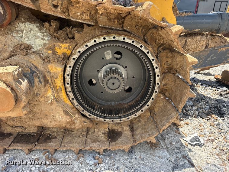 image for item YA3760 2019 John Deere 1050K dozer