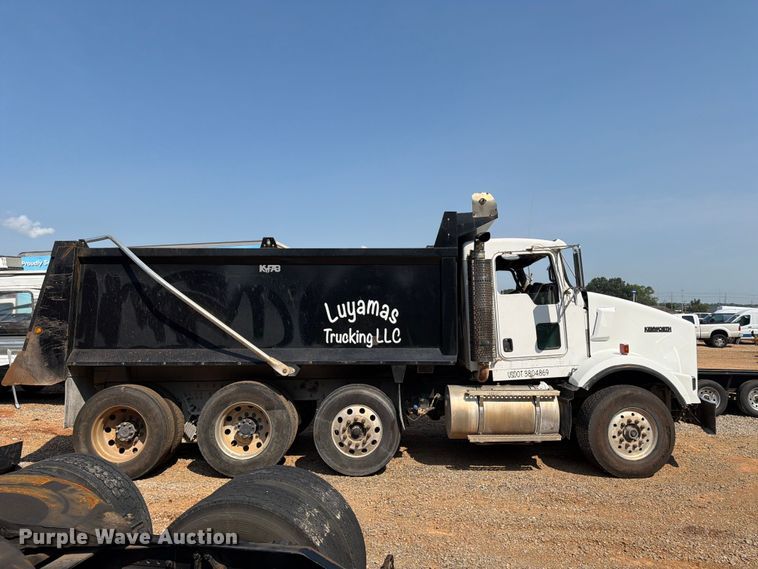 image for item YA3811 2006 Kenworth T8 dump truck