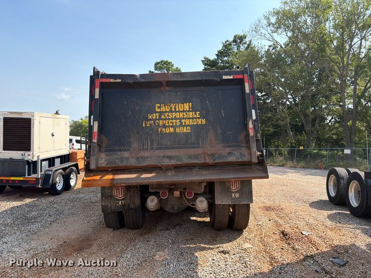 image for item YA3811 2006 Kenworth T8 dump truck
