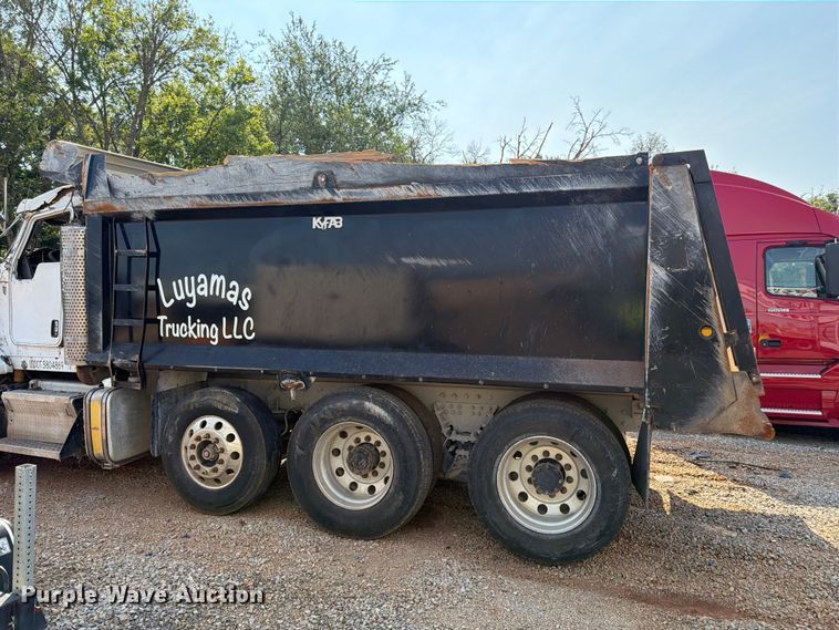 image for item YA3811 2006 Kenworth T8 dump truck