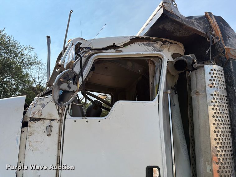 image for item YA3811 2006 Kenworth T8 dump truck