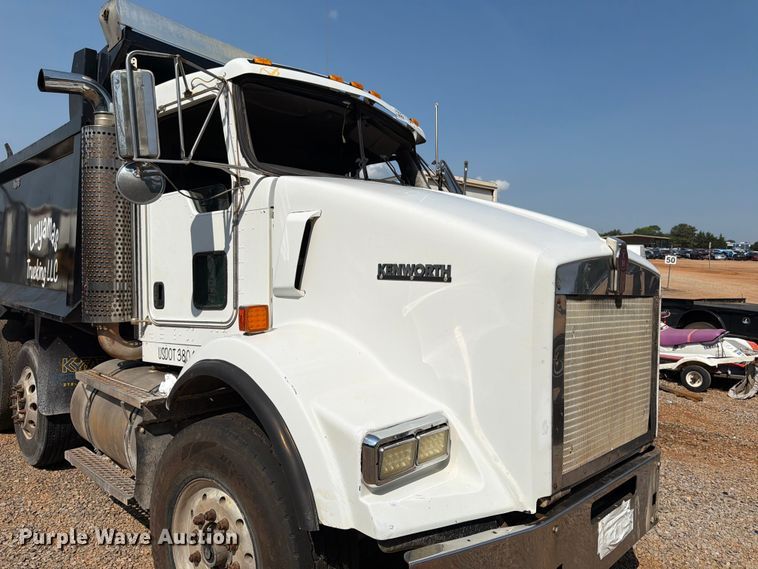 image for item YA3811 2006 Kenworth T8 dump truck