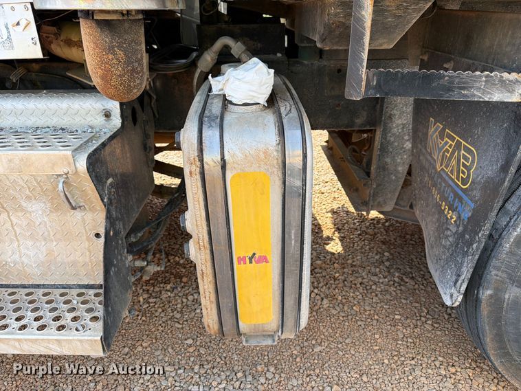 image for item YA3811 2006 Kenworth T8 dump truck