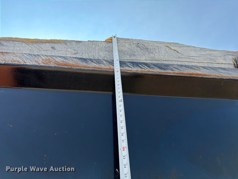 image for item YA3811 2006 Kenworth T8 dump truck