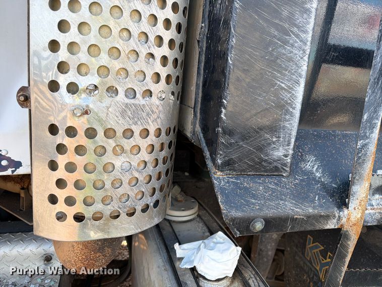 image for item YA3811 2006 Kenworth T8 dump truck