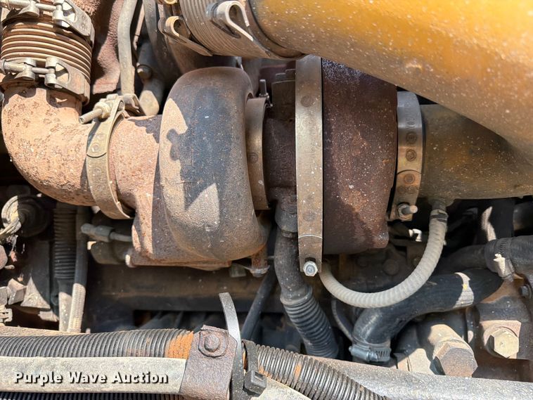image for item YA3811 2006 Kenworth T8 dump truck