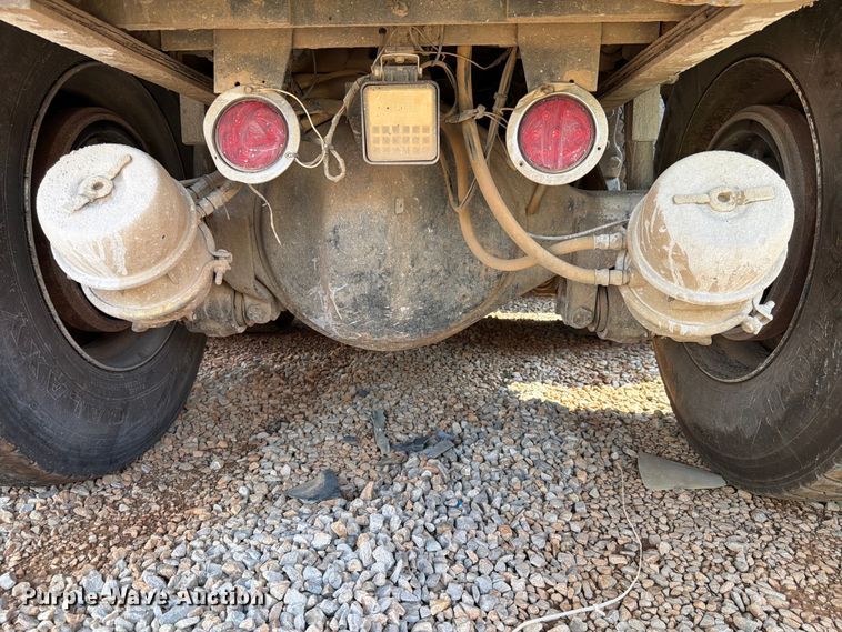 image for item YA3811 2006 Kenworth T8 dump truck
