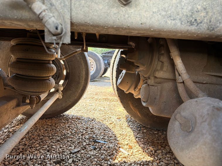image for item YA3811 2006 Kenworth T8 dump truck