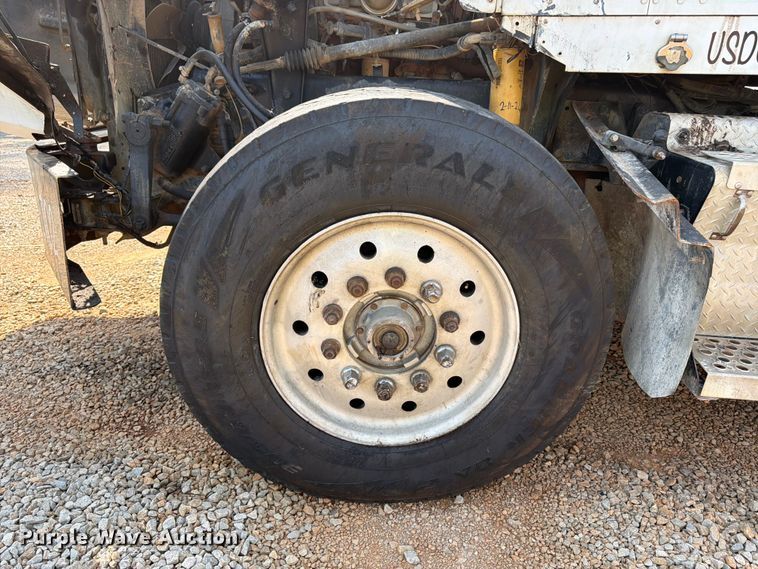 image for item YA3811 2006 Kenworth T8 dump truck