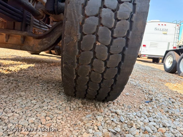 image for item YA3811 2006 Kenworth T8 dump truck