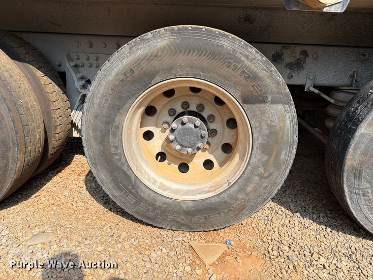 image for item YA3811 2006 Kenworth T8 dump truck