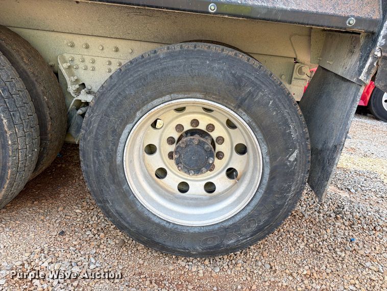 image for item YA3811 2006 Kenworth T8 dump truck