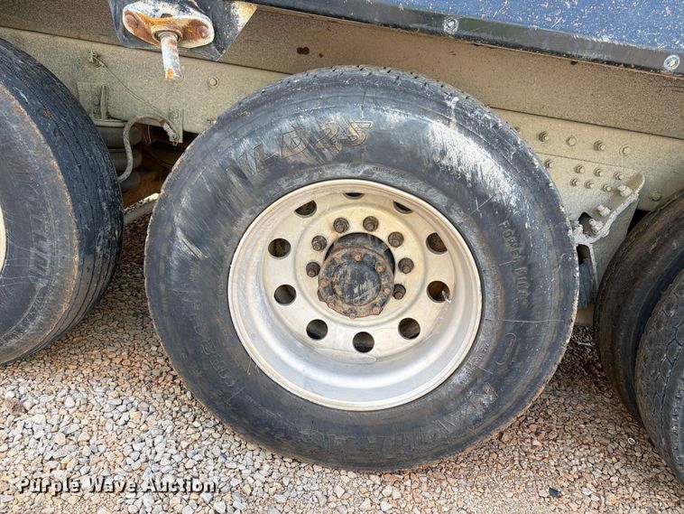 image for item YA3811 2006 Kenworth T8 dump truck