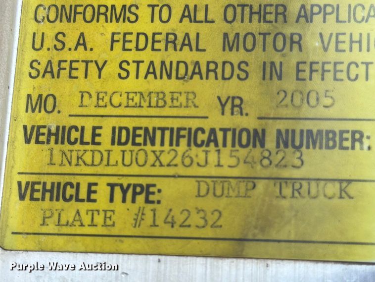 image for item YA3811 2006 Kenworth T8 dump truck