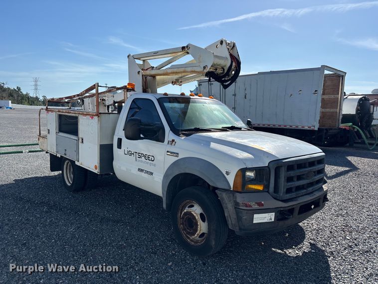 image for item YA3907 2005 Ford F450 Super Duty bucket truck