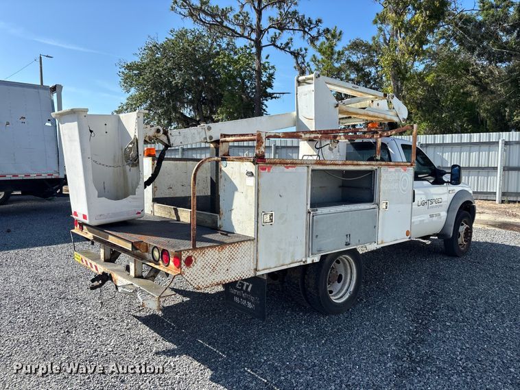 image for item YA3907 2005 Ford F450 Super Duty bucket truck