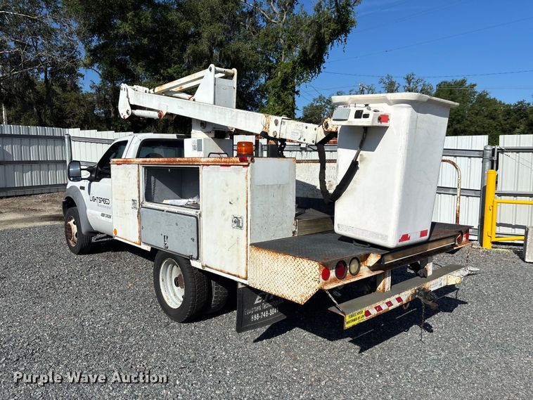 image for item YA3907 2005 Ford F450 Super Duty bucket truck
