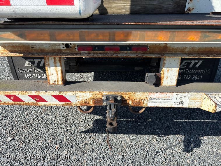image for item YA3907 2005 Ford F450 Super Duty bucket truck