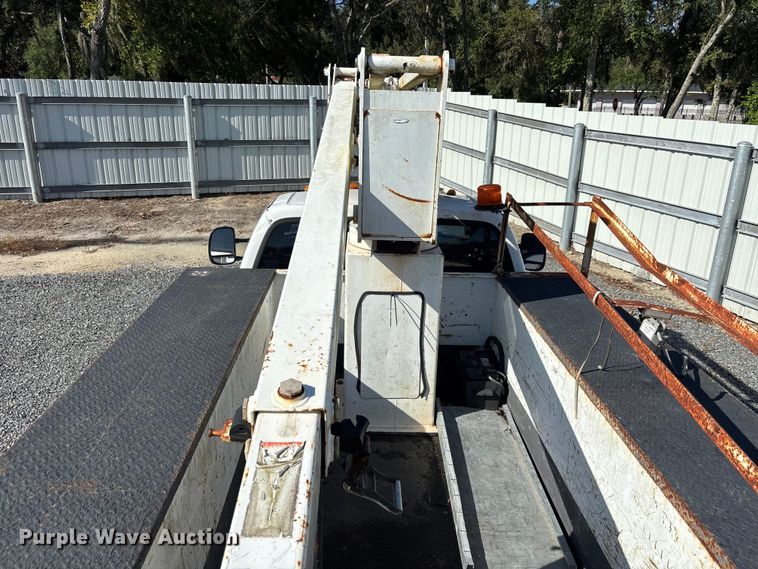 image for item YA3907 2005 Ford F450 Super Duty bucket truck