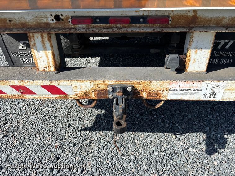 image for item YA3907 2005 Ford F450 Super Duty bucket truck