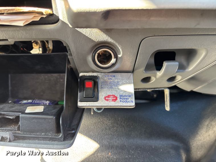 image for item YA3907 2005 Ford F450 Super Duty bucket truck