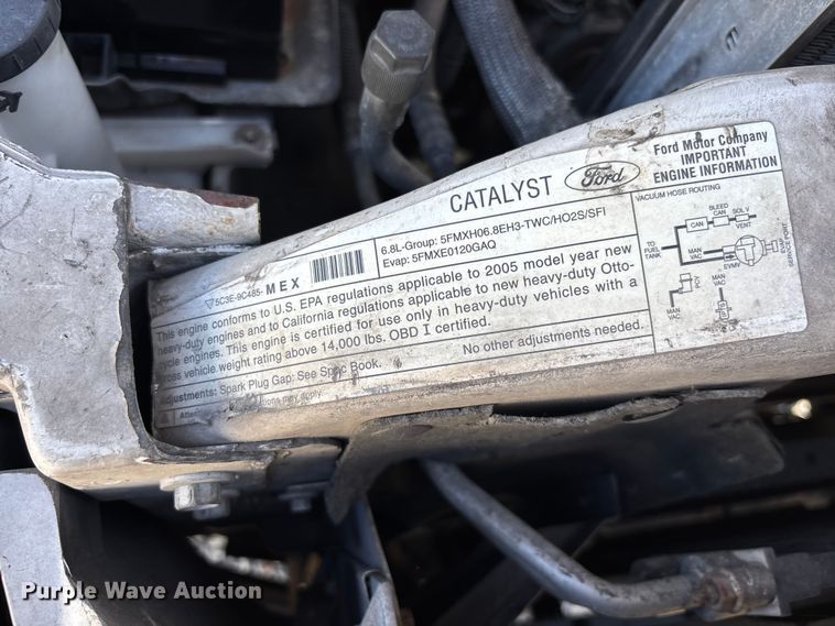 image for item YA3907 2005 Ford F450 Super Duty bucket truck