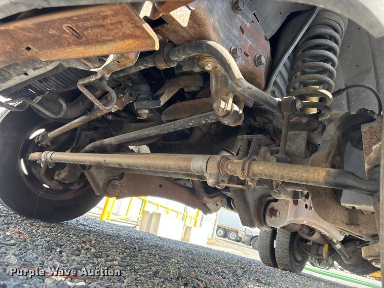image for item YA3907 2005 Ford F450 Super Duty bucket truck