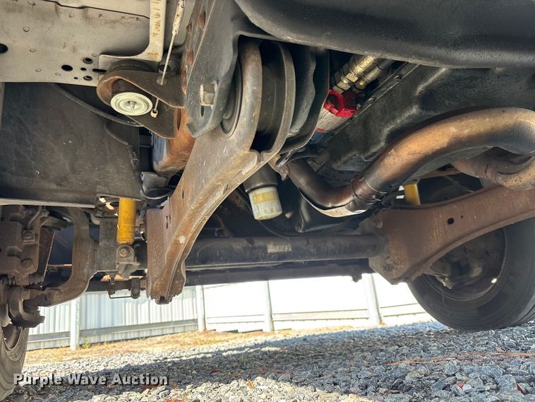 image for item YA3907 2005 Ford F450 Super Duty bucket truck