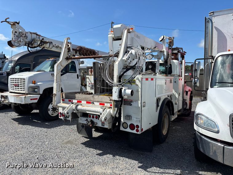 image for item YA3908 2009 International 4300 bucket truck