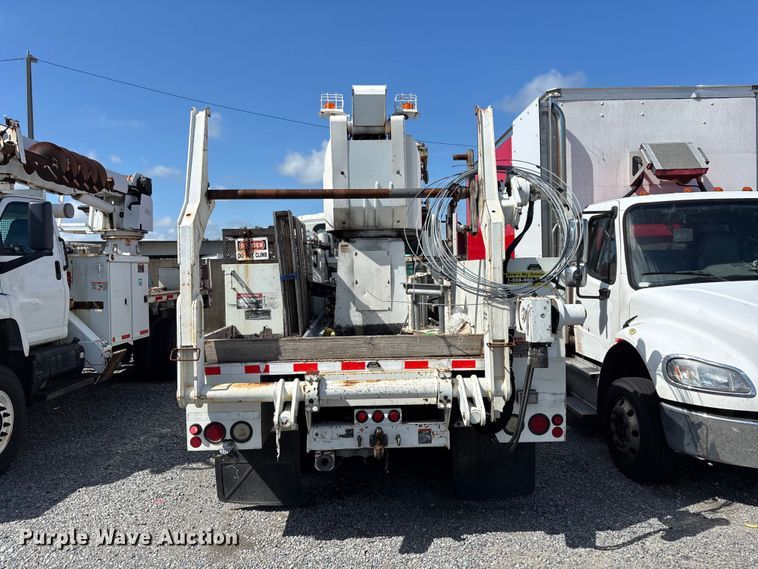 image for item YA3908 2009 International 4300 bucket truck