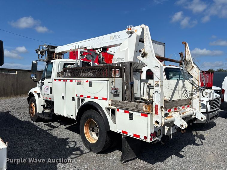 image for item YA3908 2009 International 4300 bucket truck
