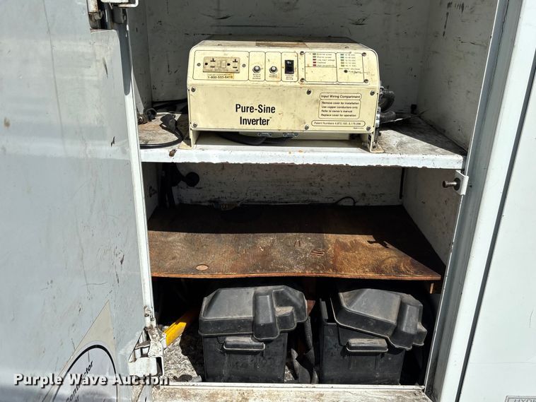 image for item YA3908 2009 International 4300 bucket truck