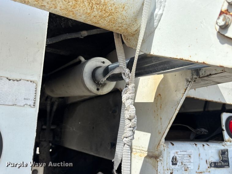 image for item YA3908 2009 International 4300 bucket truck