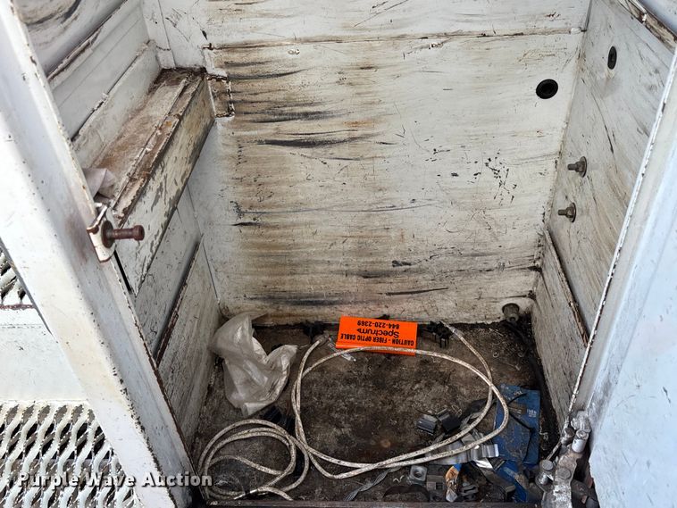image for item YA3908 2009 International 4300 bucket truck