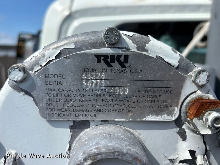 image for item YA3908 2009 International 4300 bucket truck