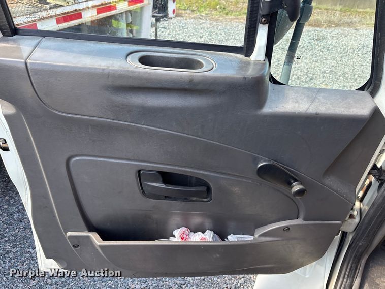 image for item YA3908 2009 International 4300 bucket truck