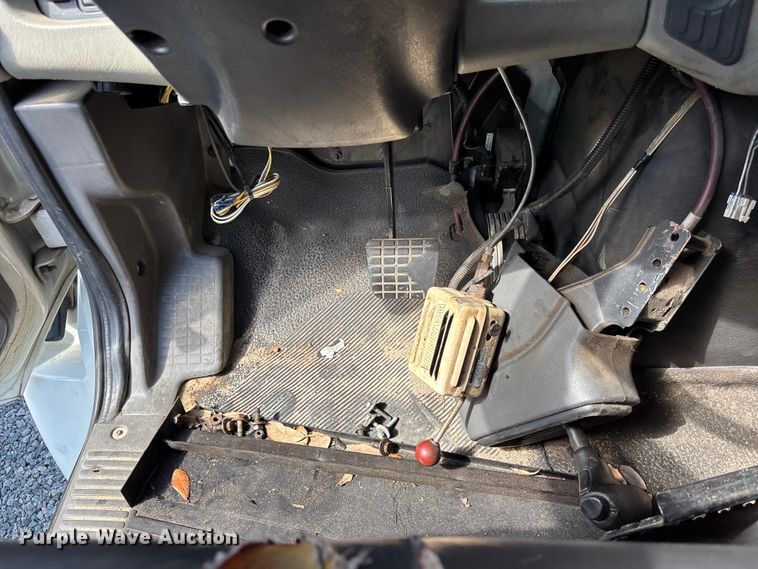 image for item YA3908 2009 International 4300 bucket truck
