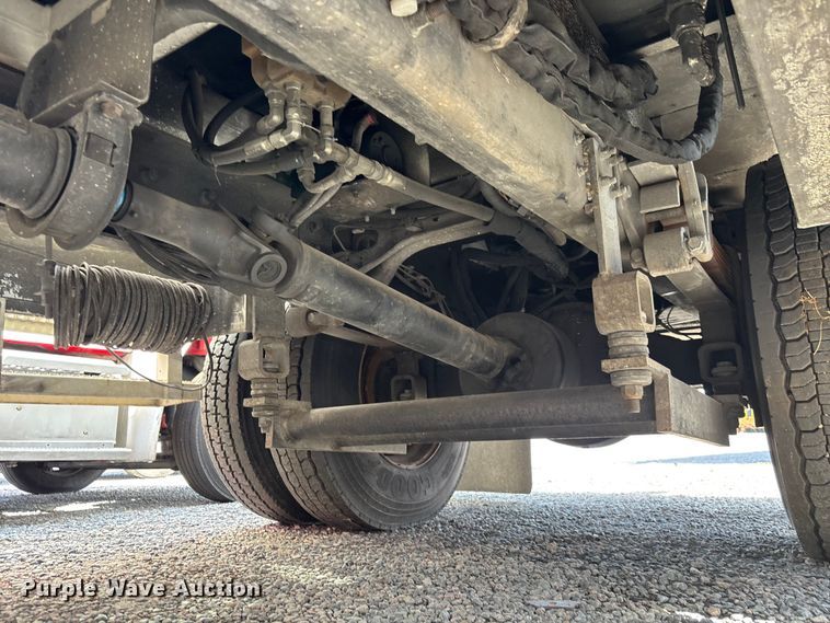 image for item YA3908 2009 International 4300 bucket truck