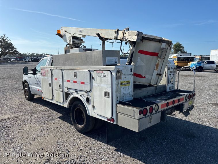 image for item YA3909 2006 Ford F350 Super Duty  bucket truck