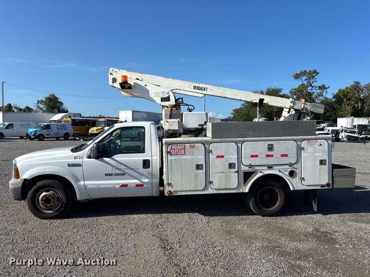 image for item YA3909 2006 Ford F350 Super Duty  bucket truck
