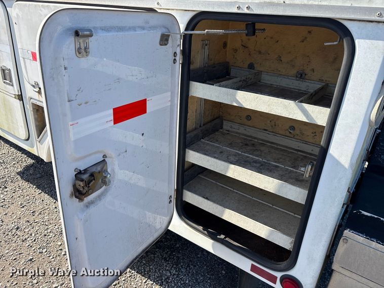 image for item YA3909 2006 Ford F350 Super Duty  bucket truck