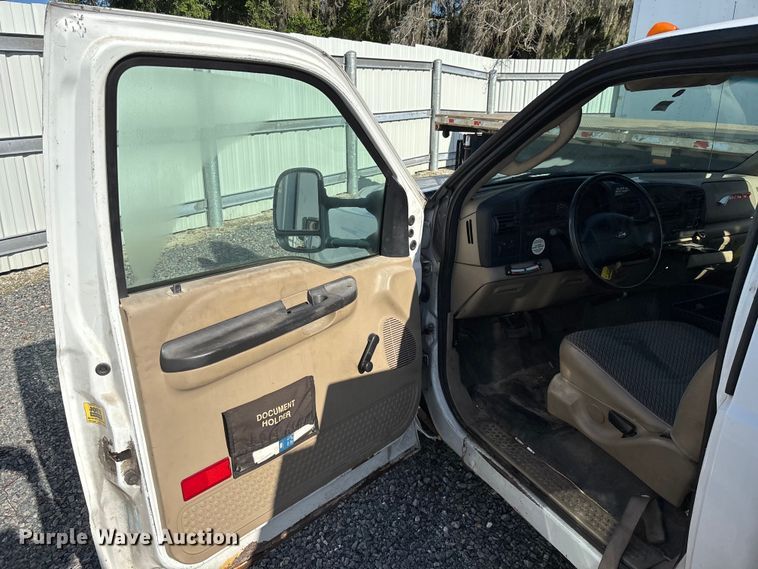 image for item YA3909 2006 Ford F350 Super Duty  bucket truck