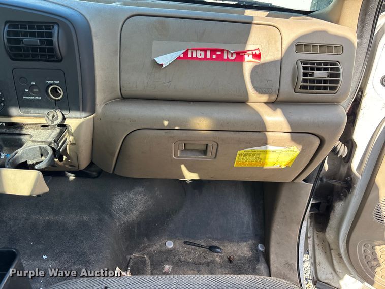 image for item YA3909 2006 Ford F350 Super Duty  bucket truck